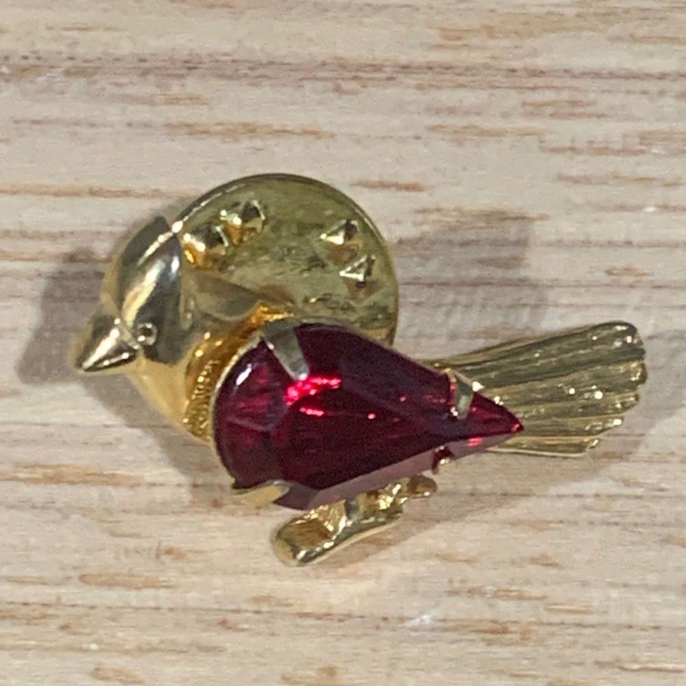 Cardinal Bird Pin Women Gold Tone Red Crystal Holiday Nature Gift Unbranded